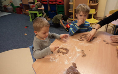 Adventní čas - perníčky 320 380x240