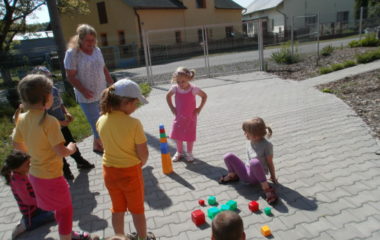 školní rok 2010 - 2011 - děts.den 2011 10 380x240