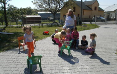 školní rok 2010 - 2011 - děts.den 2011 13 380x240