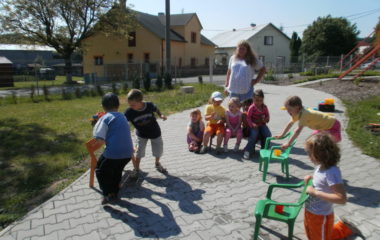 školní rok 2010 - 2011 - děts.den 2011 14 380x240