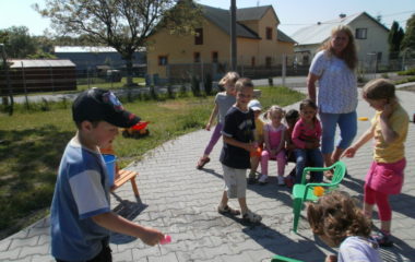 školní rok 2010 - 2011 - děts.den 2011 15 380x240