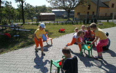 školní rok 2010 - 2011 - děts.den 2011 16 380x240