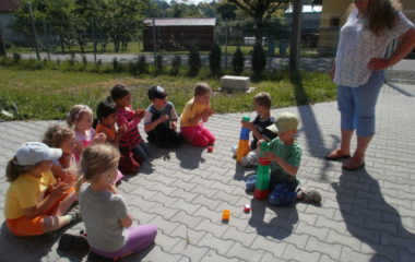 školní rok 2010 - 2011 - děts.den 2011 8 380x240