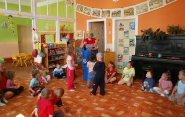 školní rok 2011 - 2012 - dětský den 2012 32 380x240