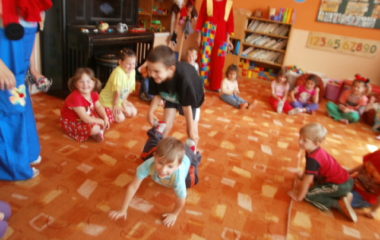 školní rok 2011 - 2012 - dětský den 2012 34 380x240