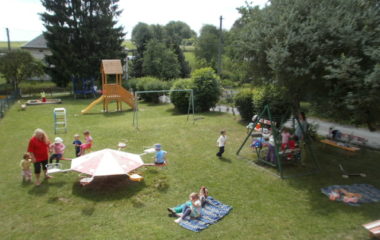 školní rok 2011 - 2012 - dětský den 2012 52 380x240