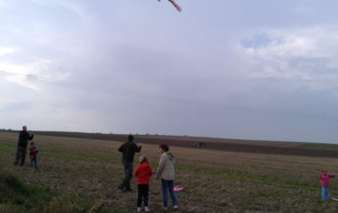 školní rok 2013 - 2014 - drakiáda 2013 22 380x240