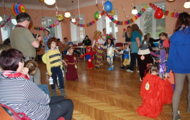 školní rok 2014 - 2015 - karneval2015 12 380x240