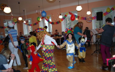 školní rok 2014 - 2015 - karneval2015 23 380x240