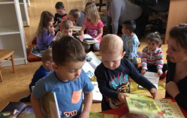 v knihovně - IMG 20190329 WA0029 380x240