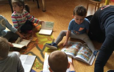 v knihovně - IMG 20190329 WA0035 380x240