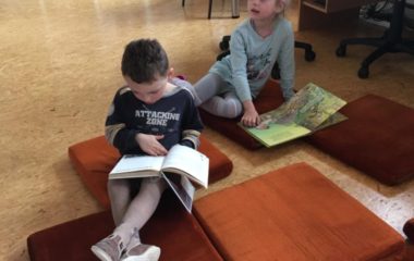 v knihovně - IMG 20190329 WA0036 380x240