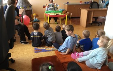 v knihovně - IMG 20190329 WA0041 380x240