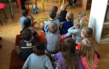 v knihovně - IMG 20190329 WA0042 380x240