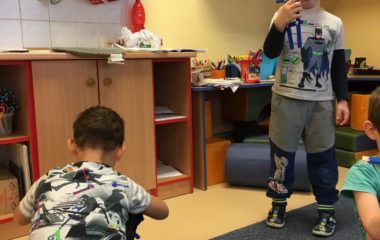únor plný her s pěnou, sněhuláky a "kostráčky" - IMG 20210212 WA0009 380x240