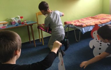 únor plný her s pěnou, sněhuláky a "kostráčky" - IMG 20210212 WA0064 380x240