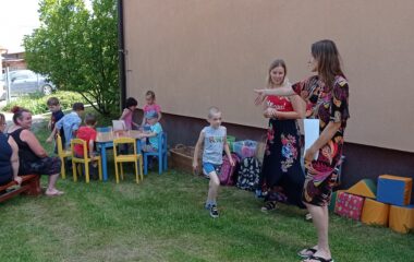 zahradní slavnost "pasování předškoláčku" - IMG 20220627 153836 380x240