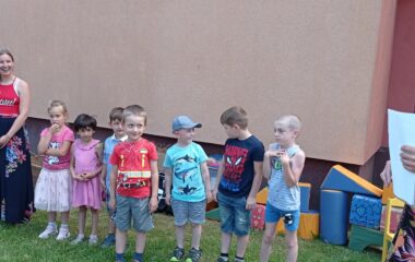 zahradní slavnost "pasování předškoláčku" - IMG 20220627 154036 380x240