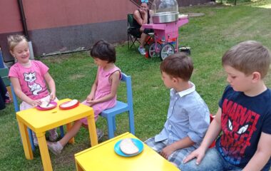 zahradní slavnost "pasování předškoláčku" - IMG 20220627 160701 380x240