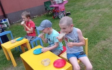 zahradní slavnost "pasování předškoláčku" - IMG 20220627 161427 380x240