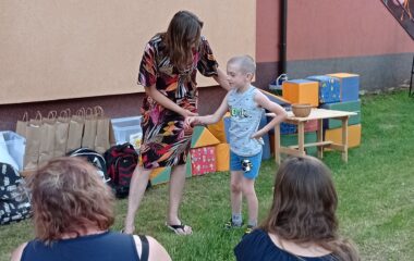 zahradní slavnost "pasování předškoláčku" - IMG 20220627 162633 380x240