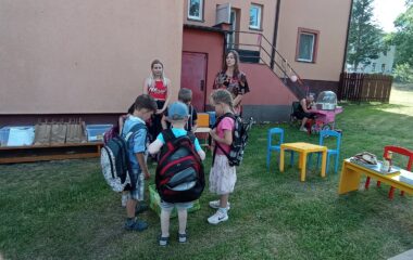 zahradní slavnost "pasování předškoláčku" - IMG 20220627 162818 380x240