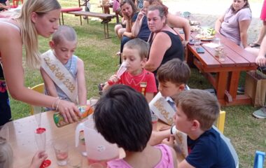 zahradní slavnost "pasování předškoláčku" - IMG 20220627 164924 380x240