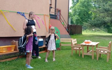 loučení se školkou :-) - IMG 20230620 151526 380x240