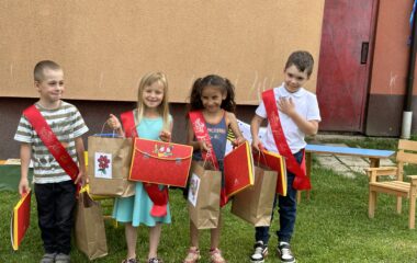 pasování našich předškoláků :-) - IMG 3985 380x240