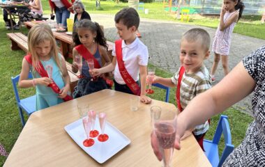 pasování našich předškoláků :-) - IMG 3992 380x240