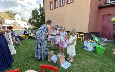 "Ahoj školko" - loučení s předškoláky - IMG 3334 380x240