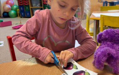 jablíčko hraní ... - 3000D576 CC63 4841 B707 393BFB482CD7 380x240