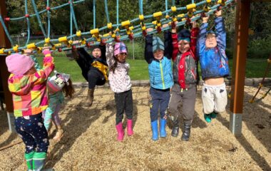 jablíčko hraní ... - 70307337 458A 42DE 826C FF46F910836E 380x240