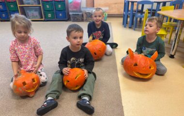 halloween p&aacute;rty - 1820f6f4 754a 45f9 94db f7c65060ec46 380x240