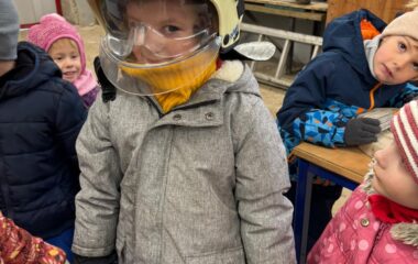 Na n&aacute;v&scaron;těvě v hasičsk&eacute; zbrojnici - 68f44846 43c4 4652 8437 5c3cd1abfff8 380x240