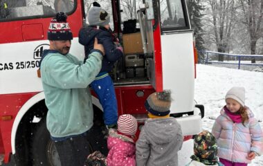 Na n&aacute;v&scaron;těvě v hasičsk&eacute; zbrojnici - 879df05e 0891 423b 8608 3b107173a23b 380x240