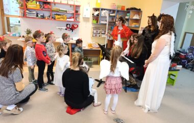 Mik, Miku, Mikul&aacute;&scaron; .... - 72cf94ae c721 45d5 a1bf d548d646769b 380x240