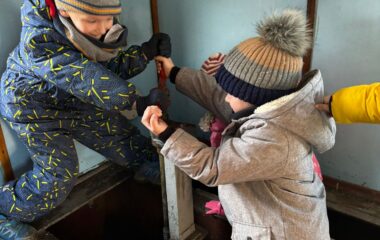 proch&aacute;zka k vlakov&eacute;mu n&aacute;draž&iacute; - 0256ce72 a096 410f a915 6d0d5a936072 380x240