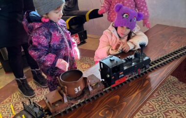 proch&aacute;zka k vlakov&eacute;mu n&aacute;draž&iacute; - 17ce5124 3b0a 4502 aab3 bb625e067aa8 380x240