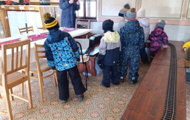 proch&aacute;zka k vlakov&eacute;mu n&aacute;draž&iacute; - 3df5c36b 30bd 4c2b b3a9 4b900b55b339 380x240