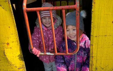 proch&aacute;zka k vlakov&eacute;mu n&aacute;draž&iacute; - 723810a0 c157 422b 8028 93aa15f8443b 380x240