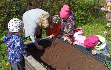 Den Země - 225165e2 9716 470f 8553 10692d479de9 380x240