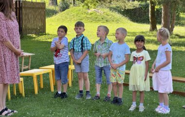 rozloučen&iacute; s před&scaron;kol&aacute;čky - IMG 3033 380x240