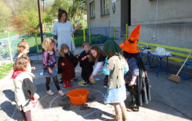 školní rok 2009 - 2010 - čar31 380x240