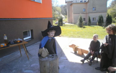 školní rok 2011 - 2012 - čarodějničky 106 1 380x240