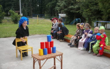 školní rok 2010 - 2011 - dětký den 32 380x240