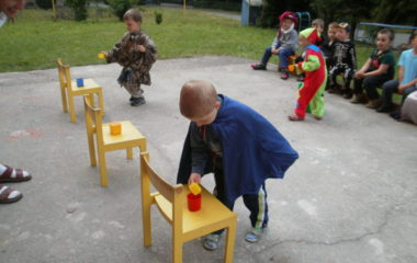školní rok 2010 - 2011 - dětký den 47 380x240