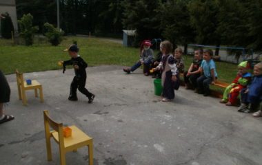 školní rok 2010 - 2011 - dětký den 48 380x240