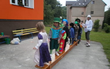 školní rok 2010 - 2011 - dětký den 5 380x240