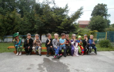 školní rok 2010 - 2011 - dětký den 56 380x240